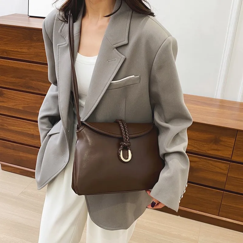 

Stylish Casual Simple Vintage Fashionable Diaper Bags For Women Elegant Leather Crossbody Bag Luxury Commuter