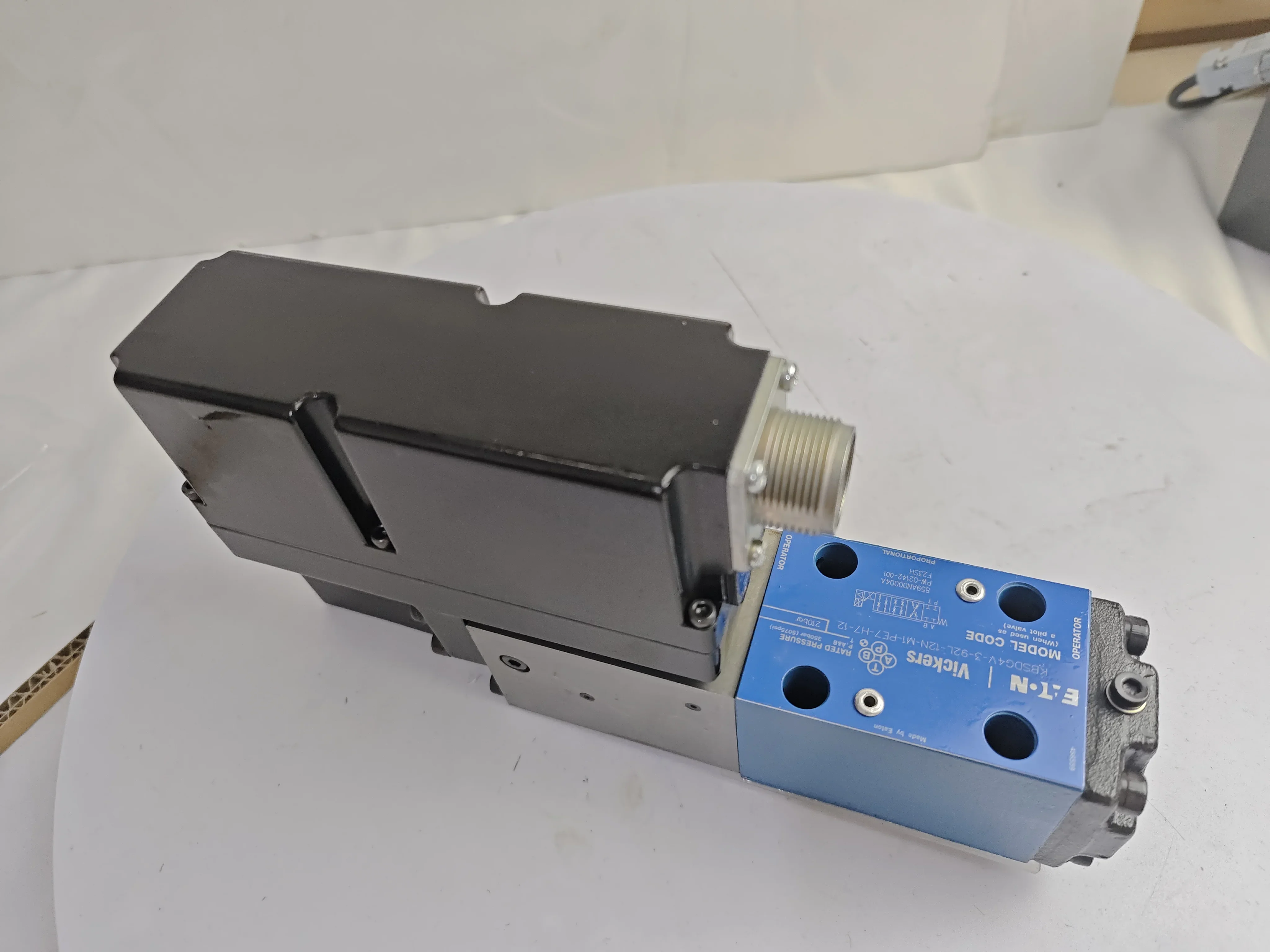 

proportional valve 859AN00004A KBSDG4V-3-92L-12N-M1-PE7-H7-12