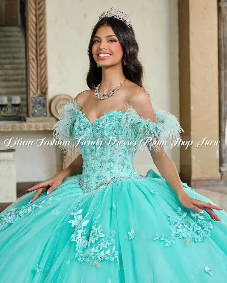 Vestido de quinceañera con hombros descubiertos de princesa de cuento de hadas, corsé Floral con apliques de plumas, con cordones, 15