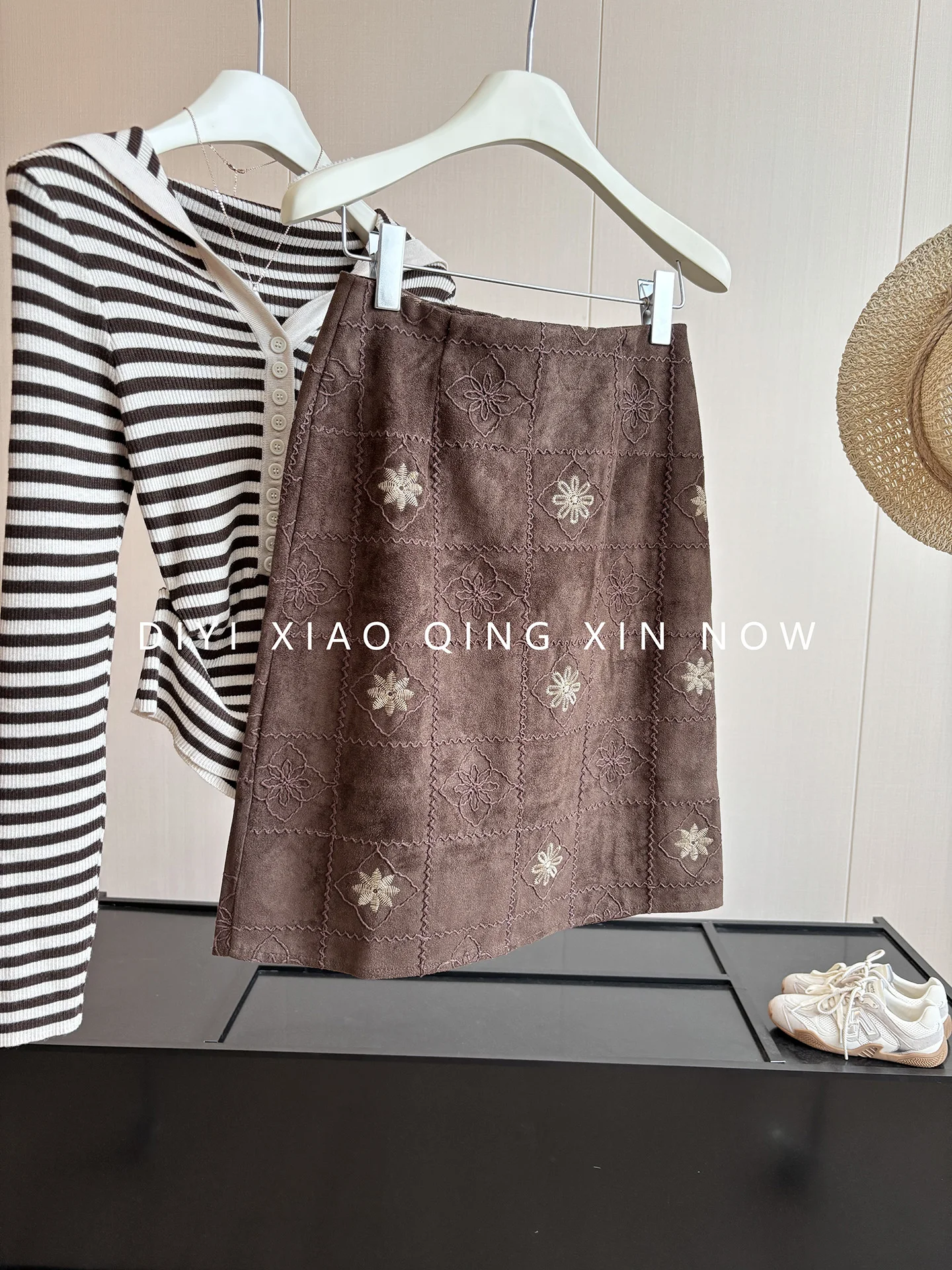 Elegant Embroidered Suede  Midi Skirt for Women Early Autumn Vintage A-Line Slimming High Waist Polyester Fiber