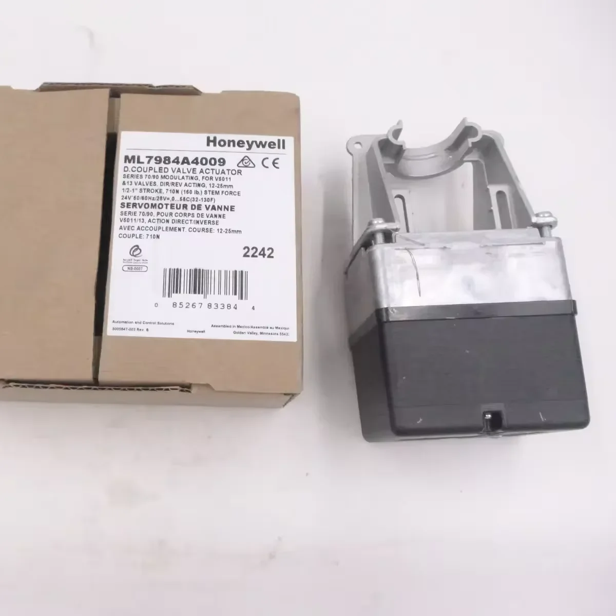 

Honeywell ML7984A4009 Direct Coupled Valve Actuator for V5011 V5013 Valves Honeywel ML7984A4009