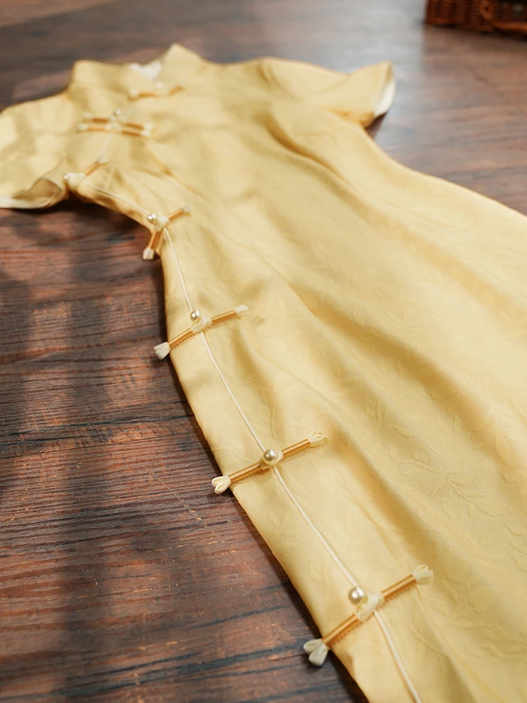 

Новая улучшенная китайская модель: короткий топ/футболка из тонкой ткани, яично-желтого цвета, с кружевом, для повседневной носки, однотонный.