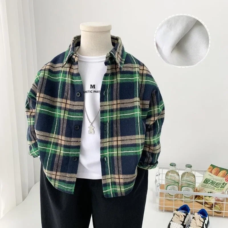 

Детский стильный топ с длинными рукавами и клетчатым узором, новинка 2023 года, осенне-зимняя клетчатая рубашка на флисовой подкладке для мальчиков, осень-зима, рубашка в клетку для малышей