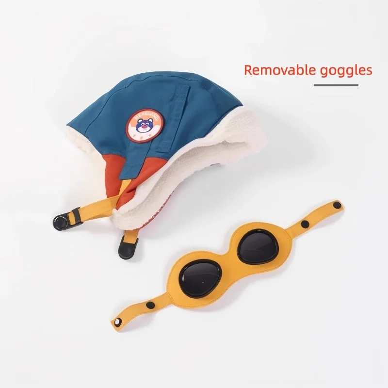 Aviator-Style Hat for Children Aged 4-12, Winter Fleece-Lined and Thickened Earflap Hat with Goggles, Bear Badge, Color-Blocking, Windproof, Snow Play, Outdoor Warm Children's Cold-Proof Hat