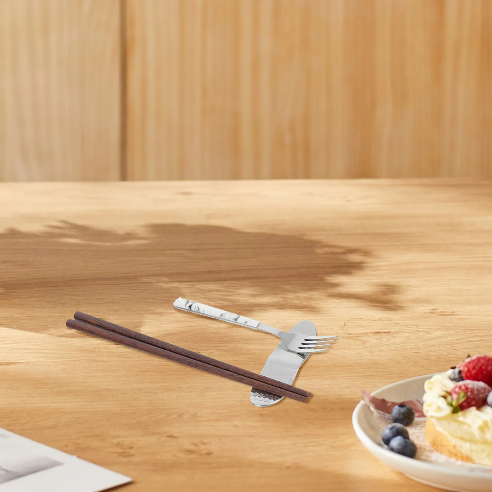 

4Pcs Stainless Steel Chopsticks Rest Holder Hammered Design Spoon Fork Rest Kitchen Tableware Organizer Stand Cutlery Holder