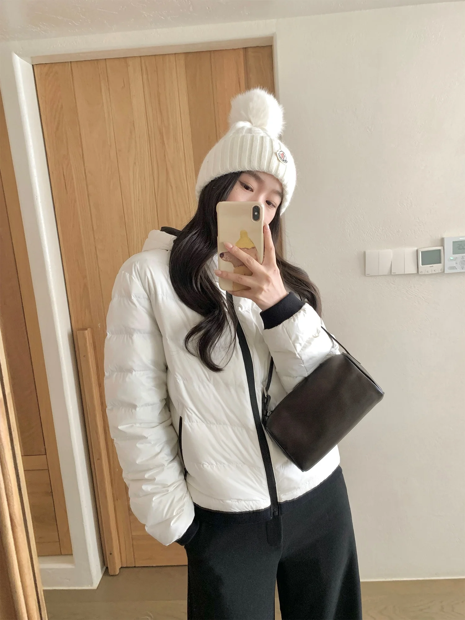 

Pusumede Women's Quilted Jaet Hooded Du down Padded Coat Warm Casual Sle Zipper Closure Long Sve ort Length