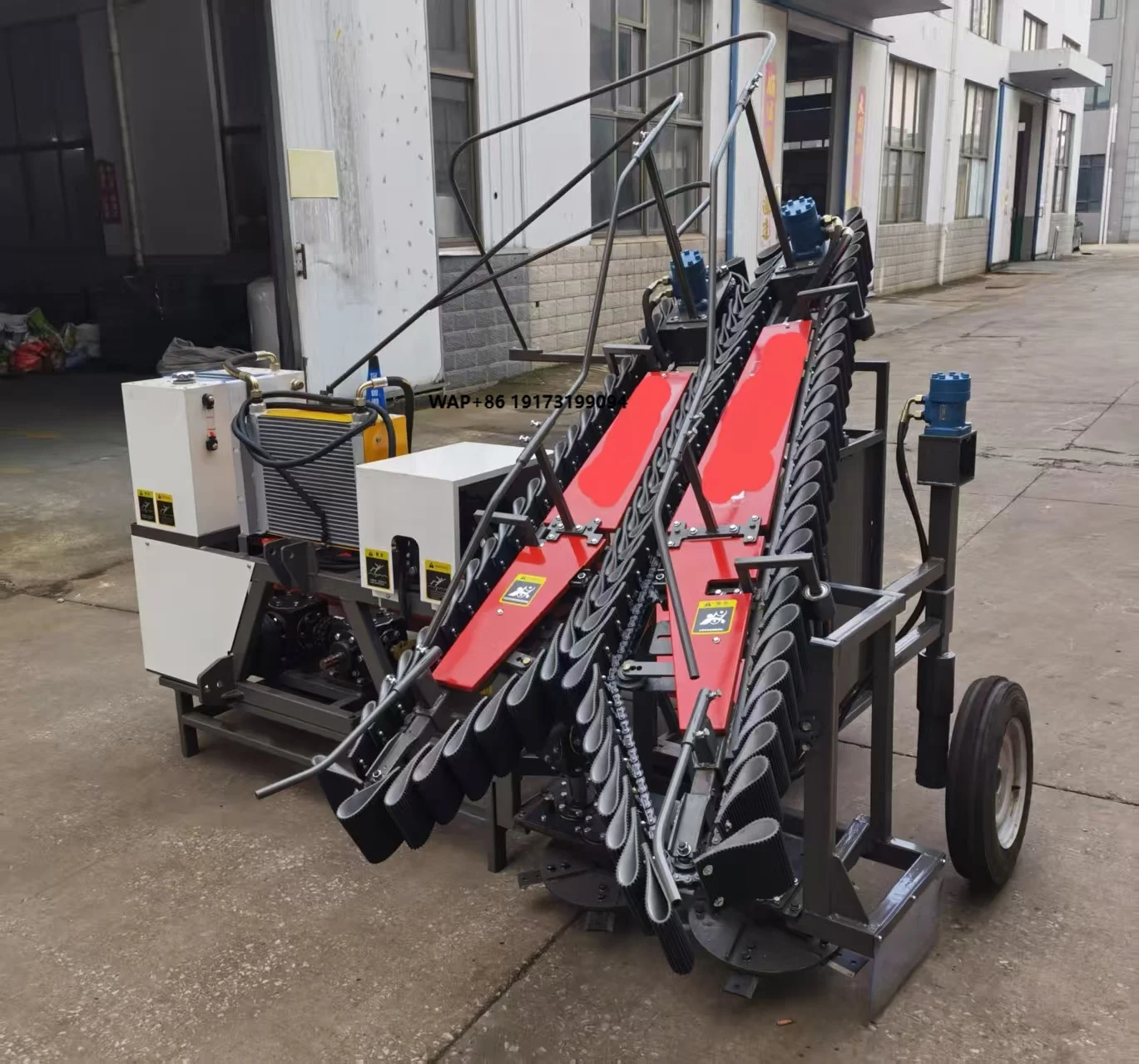 Hot Sale 70 Tractor Drive Sugarcane Combine Harvester Mini Sugar Cane Cutter Machine