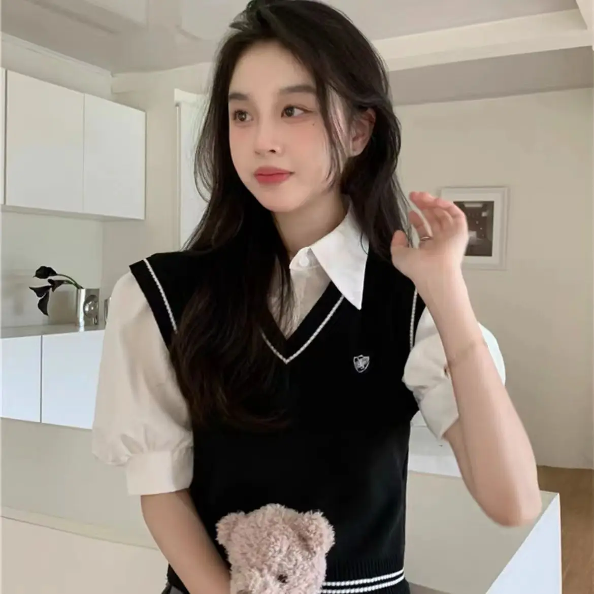 V-neck Sweater Vests Women Gentle Preppy Style Cozy Cropped Vintage Classic Ulzzang Simple Harajuku Girlish Young Leisure Autumn