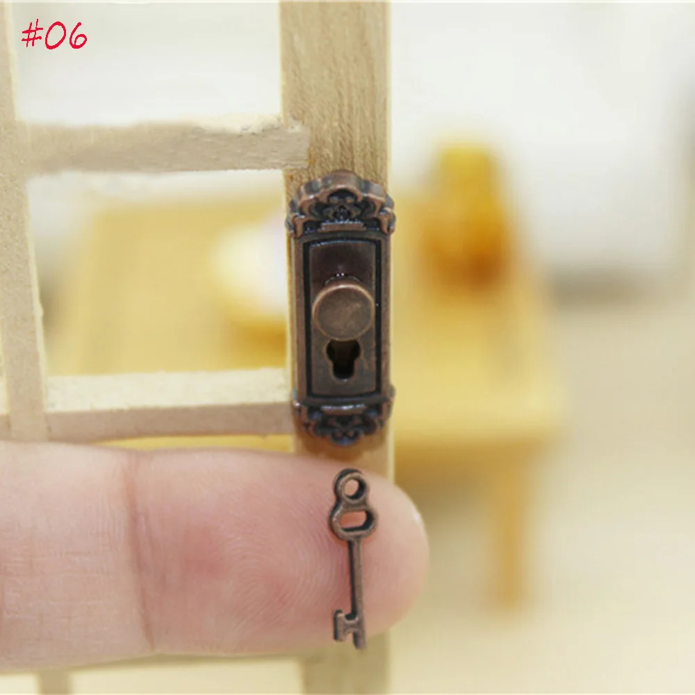 1pc Funny Vintage DIY Accessories 1/12 Dollhouse Miniature Door Lock Key Mini