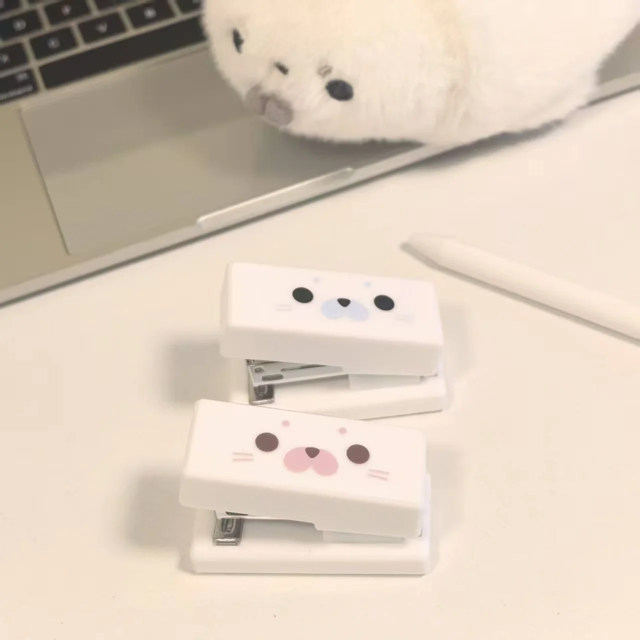 Cute Little Seal Animal Expression Stapler Korean Campus Student Portable Office Small Binding Tool Mini Cute Ins Stapler Gift