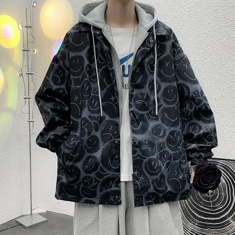 เสื้อแจ็คเก็ตวัยรุ่นสุดเทรนดี้สำหรับเด็กผู้ชาย แบบต่อผ้า ทรงโอเวอร์ไซส์ สำหรับฤดูใบไม้ผลิและฤดูใบไม้ร่วง ผลิตจากโพลีเอสเตอร์ กันลม แขนยาว มีฮู้ด ปิดด้วยกระดุมเม็ดเดียว