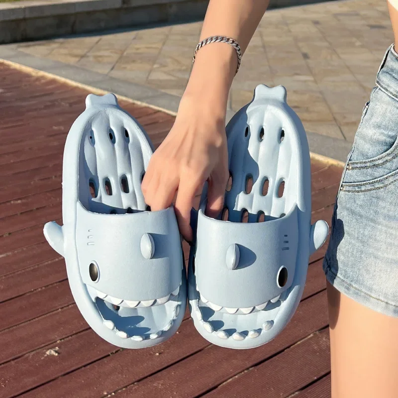 Leaky Shark Slippers Men Bathroom Adults Slippers Women's Non-slip Pool Swimming Shoes EVA Sandals flip-flops Beach Slippers