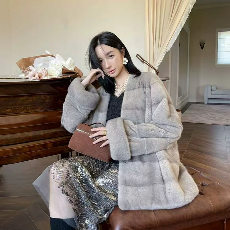 2026 Winter Nieuwe Mode Opstaande Kraag Verdikte Warme Bont Bovenkleding Elegante Verfijnde Effen Kleur Nertsen Halflange Jas voor Vrouwen