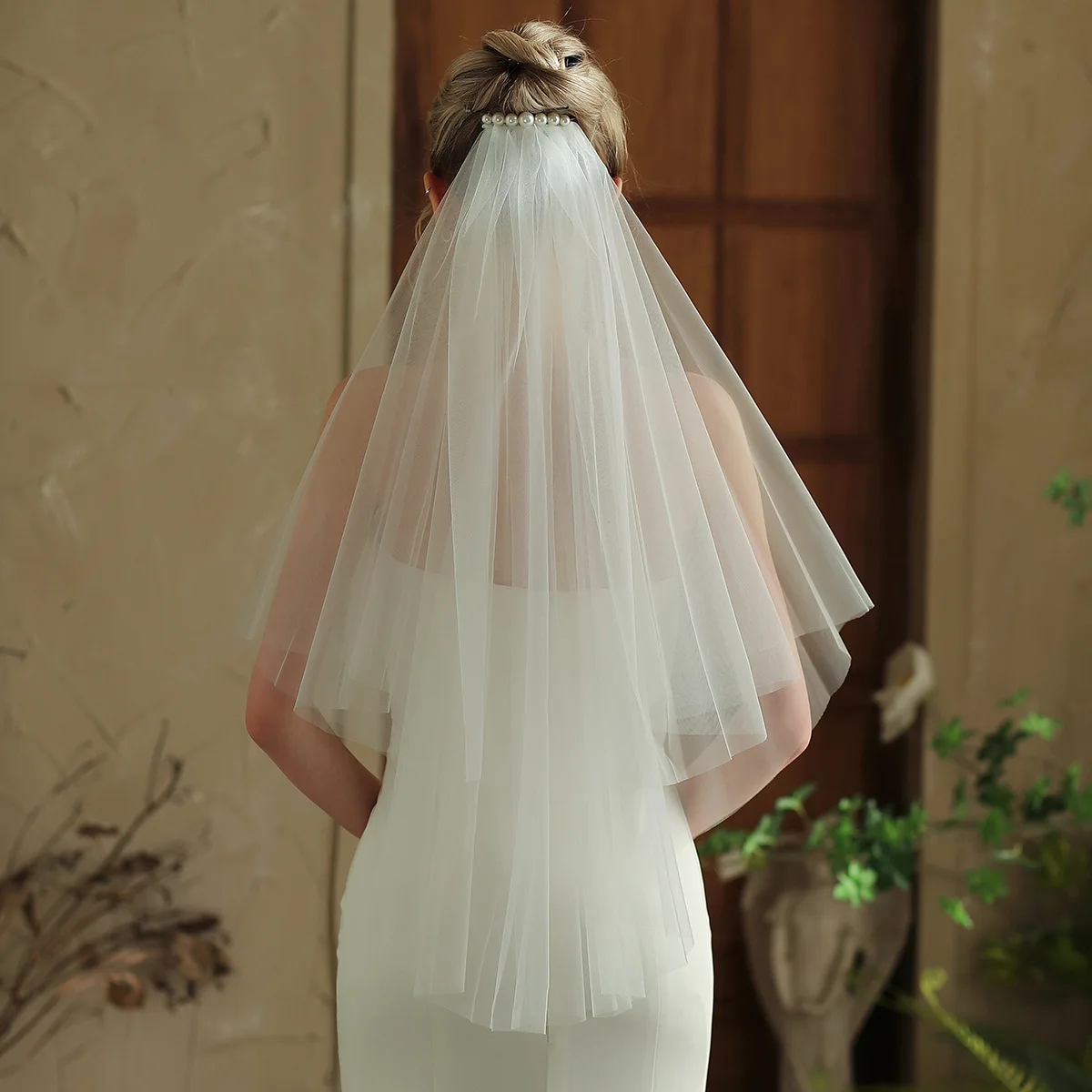 V380 Two-Tier White Short Bridal Veil | Minimalist Pearl Trim with Hair Comb for Wedding & Marriage Registration Photo Prop