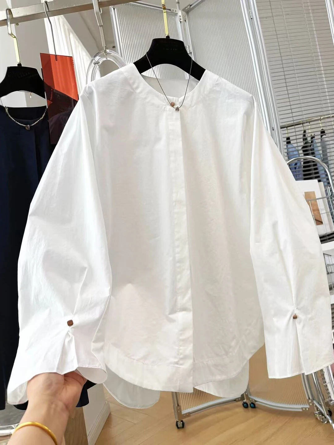 Ladies Long Sleeve Shirt Korean Style Lazy Fashion Unique Beautiful Design Sense Top Button up Loose Fit Artistic Wind Autumn...