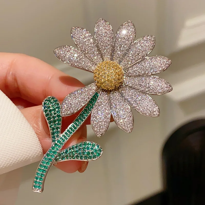 Modische, exquisite Gänseblümchen-Broschen für Damen, Unisex, luxuriöse, elegante Strass-Sonnenblumen-Anstecknadeln, Party-Schmuck, Geschenk, neu