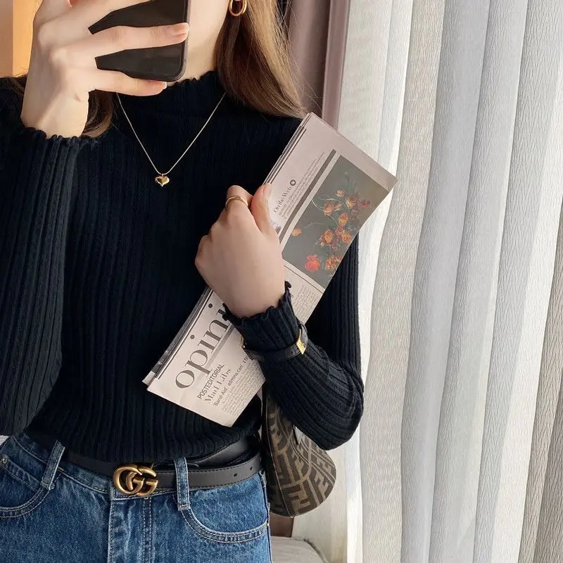 سترة محبوكة سوداء بأكمام طويلة بلوفرات نسائية برقبة وهمية سترة متماسكة بلوفر نسائي علوي Sueter Feminino 2025 Q775