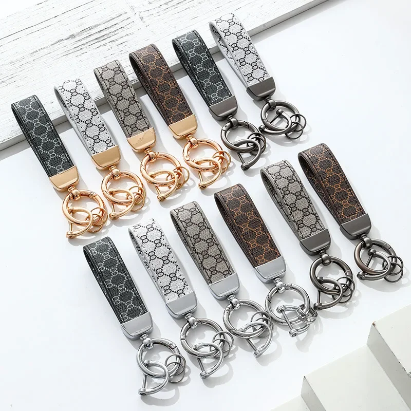 العصرية الجلود المفاتيح خمسة المعادن سيارة الأزواج سلاسل المفاتيح النساء نمط المألوف حلقات المفاتيح مجوهرات اكسسوارات