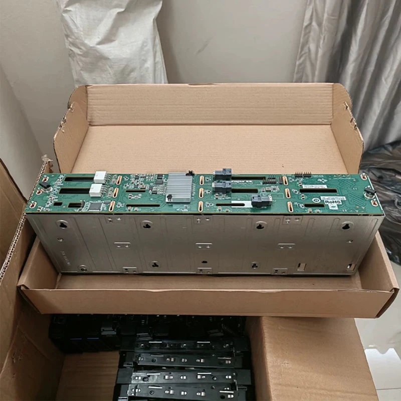 

5212M4 12-bit Hard Disk Cage, Supports Hot-swappable Sas SATA Hard Disk, with Expansion Chip with M4 Disk Rack