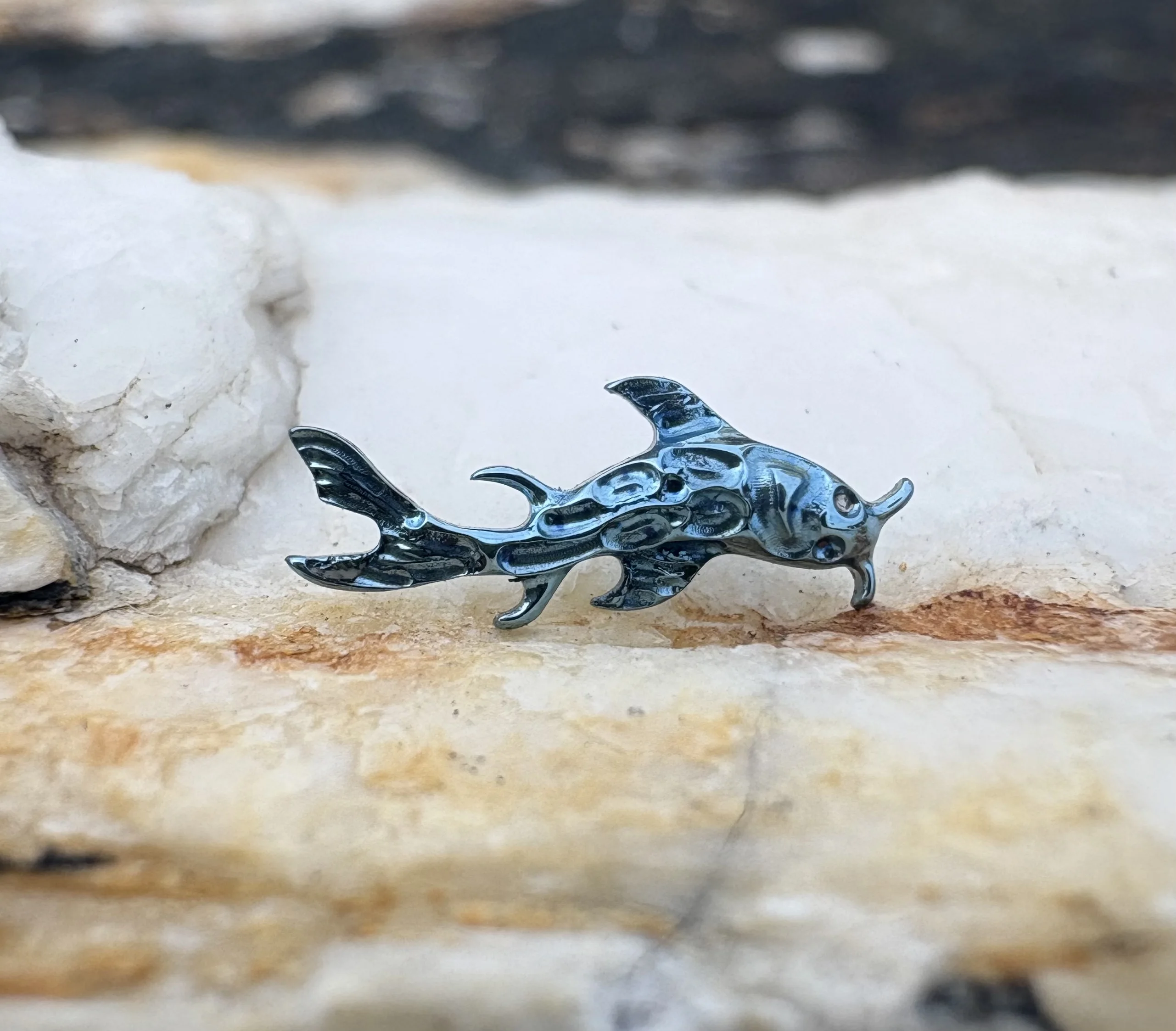 16 جرام زرع الصف التيتانيوم ASTM F136 موضوع داخلي شكل الأسماك الأذن Labret الغضروف اللولب أقراط للأذن ثقب مجوهرات للجسم