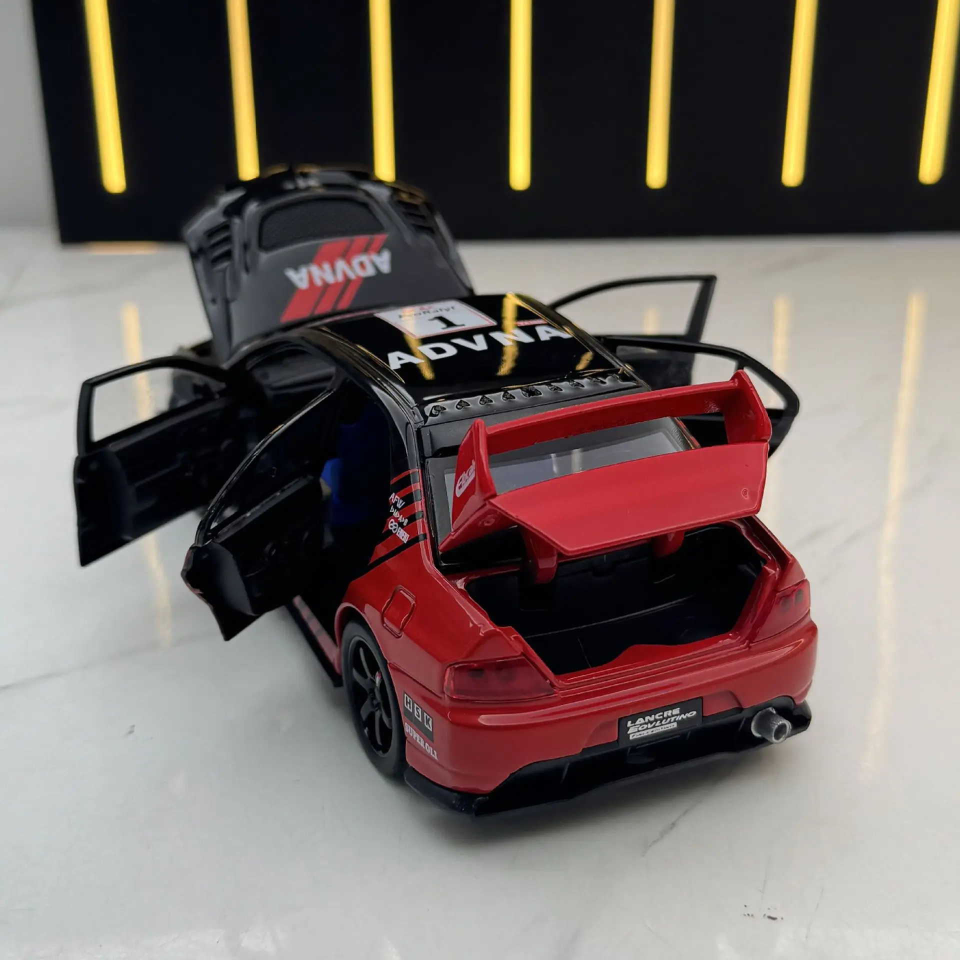 1:32 미쓰비시 EVO RACE 수정 된 자동차 합금 다이 캐스트 모델 장난감 자동차 사운드 라이트 소년 선물을위한 금속 자동차를 뒤로 당겨