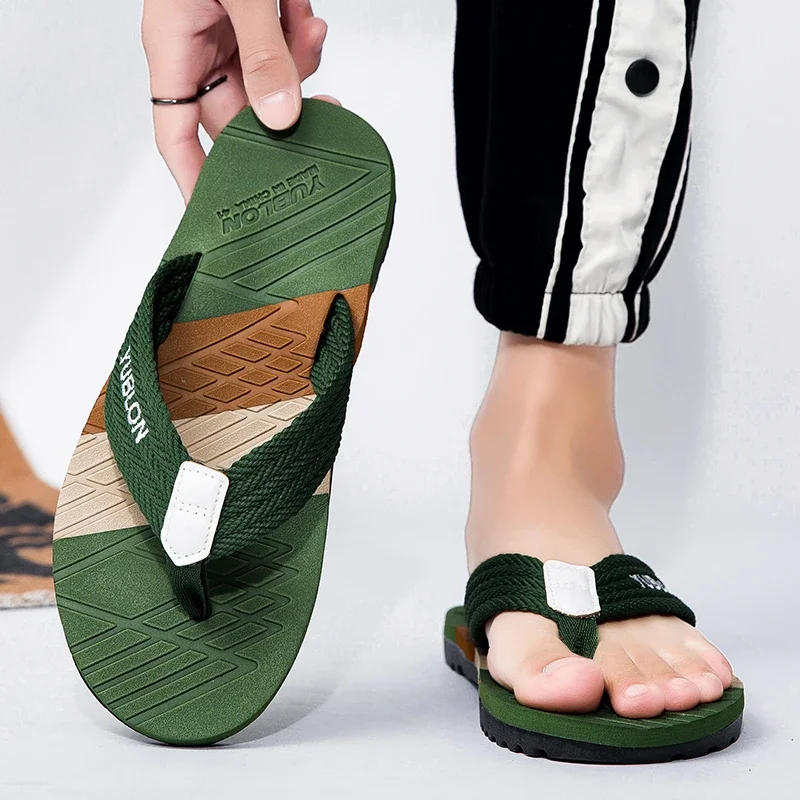 Flip Flops Man Breathable Beach Shoes EVA Slippers Luxury Sandals Men Bathroom Flip Flops House Soft Slippers Home Clogs Slides