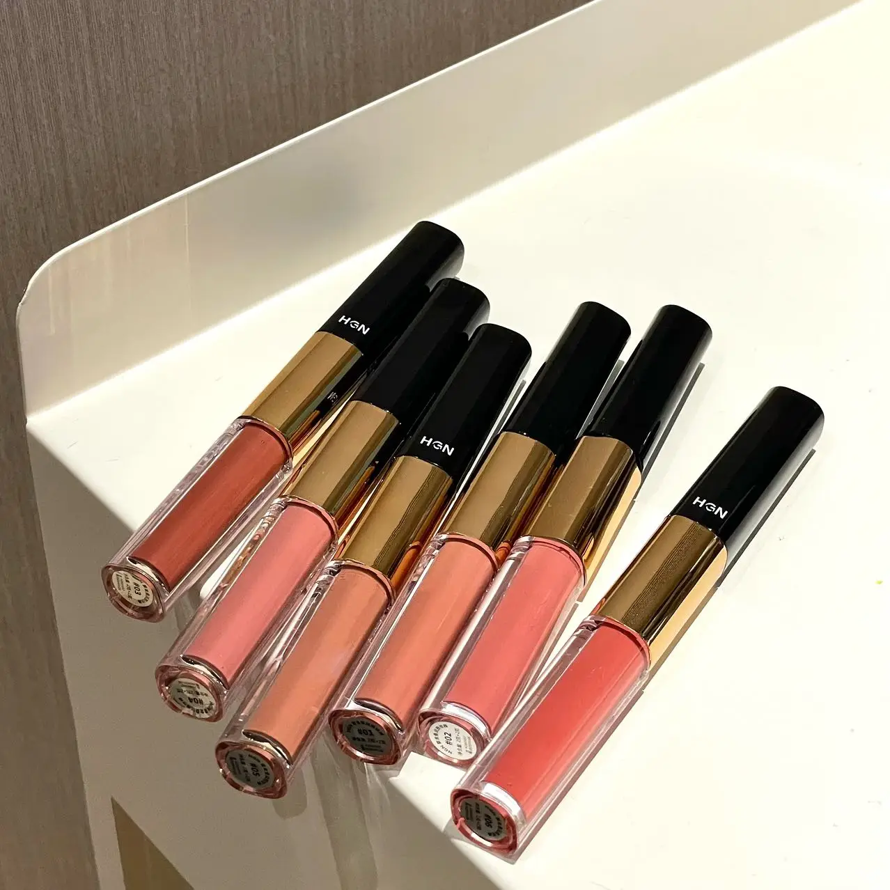 Hgn Doppelseitiger Matter und Glänzender Lipgloss Weicher Matter Taufrischer Glanz Langanhaltende Farbe Aufhellender Hautton Vielseitige Make-up-Stile – Detail 1