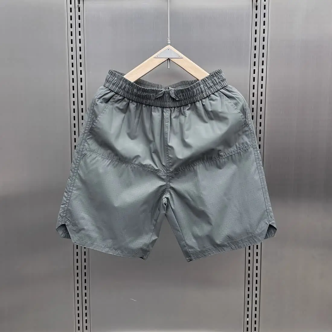 

Шорты мужские тонкие из вискозы, дышащие свободные пляжные, с эластичным поясом, однотонные повседневные короткие штаны, G282, лето 2024