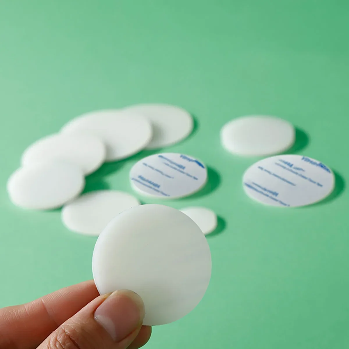 6-100 مللي متر الأبيض الذاتي لاصق المضادة للانزلاق سيليكون الوفير منصات سميكة 0.5-5 مللي متر خزانة أثاث قواعد مطاطية وسادة حصيرة امتصاص الصدمات