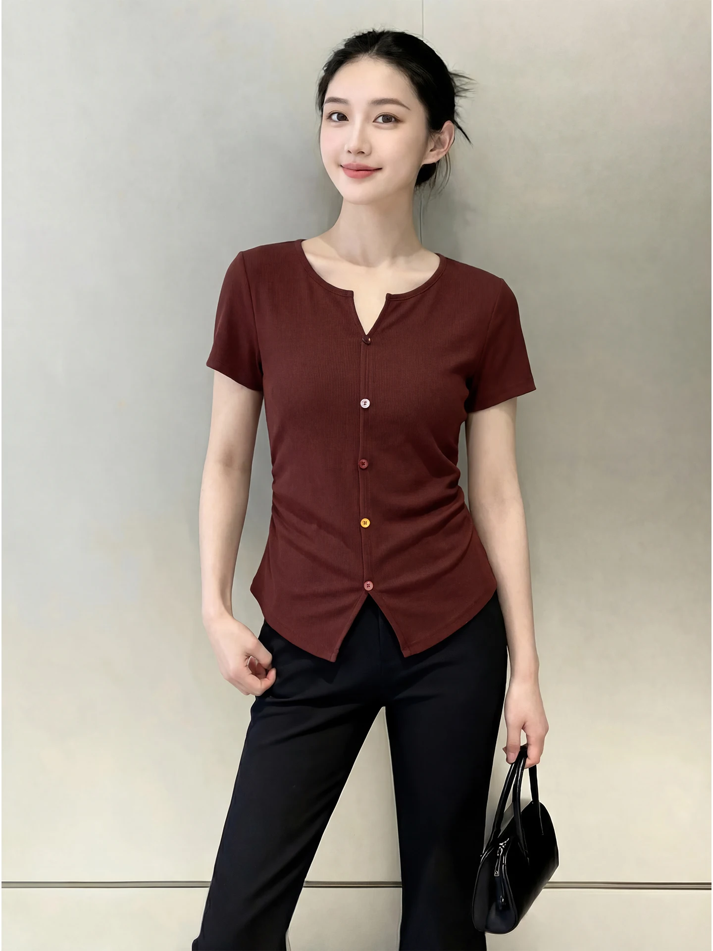 

Spring 2026 Women's Slim Fit ort Sve T-irt V-Ne Rainbow Button Waist Cinching Versatile Top plus Size Floral Print