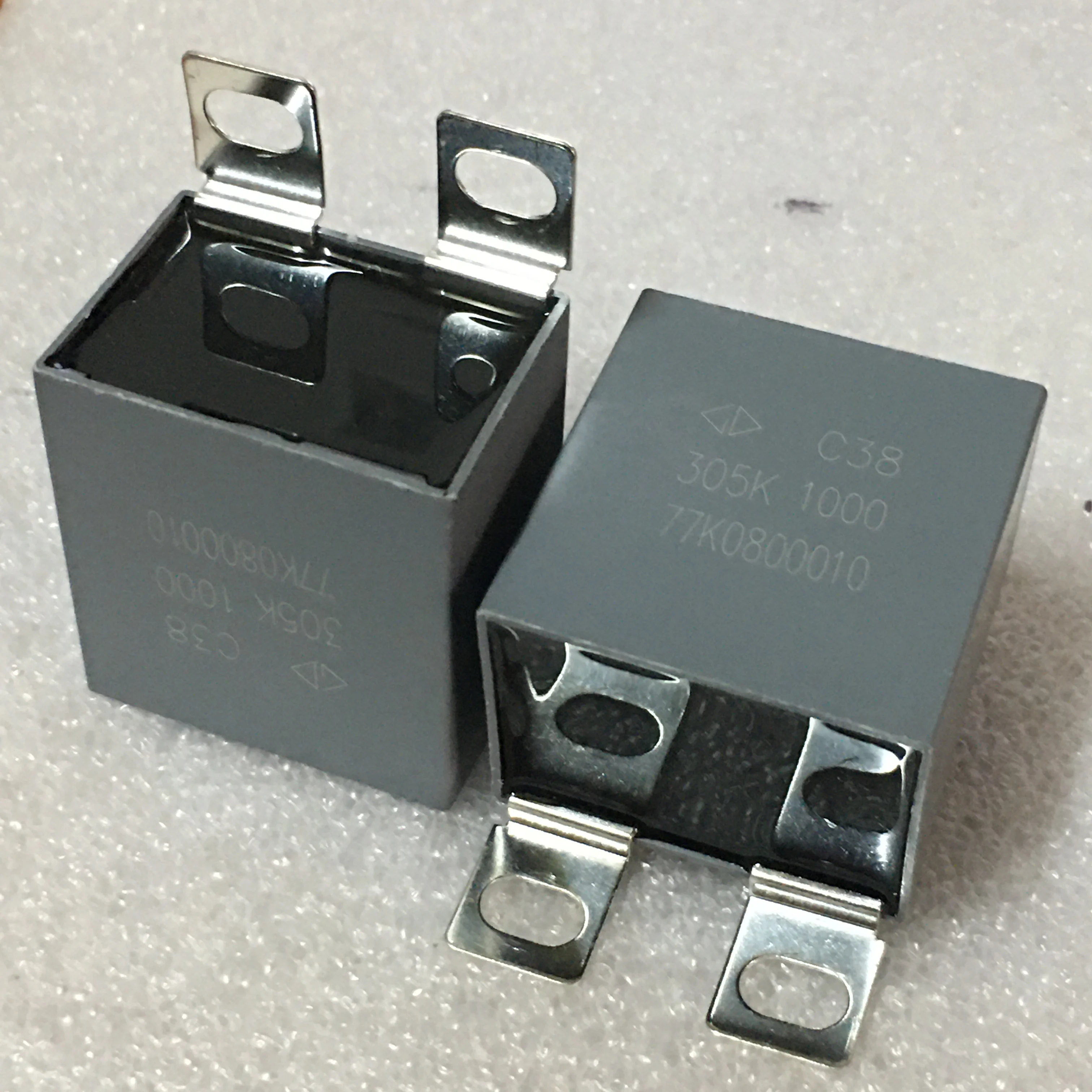 

New Xiamen Fara C38 Type 3UF 1000V 305K No sense IGBT Absorption protection thin-film capacitor