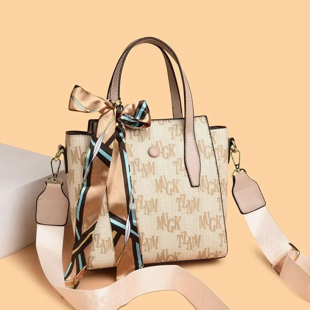 

Luxury Bags Designer Shoulder Bags for Women Letter Printed for Women 2025 Autumn New Classic Trendy Shoulder Versatile Crossbod