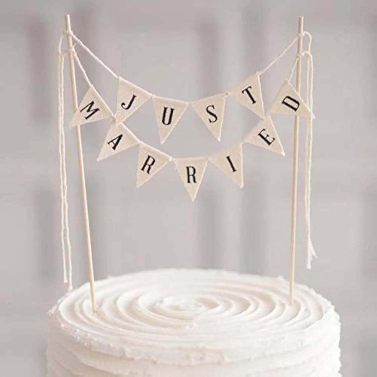 Adorno para tarta de boda, decoración vintage rústica para tarta de boda o banderines de queso, banderas de banderín hechas a mano con poste de madera de marfil