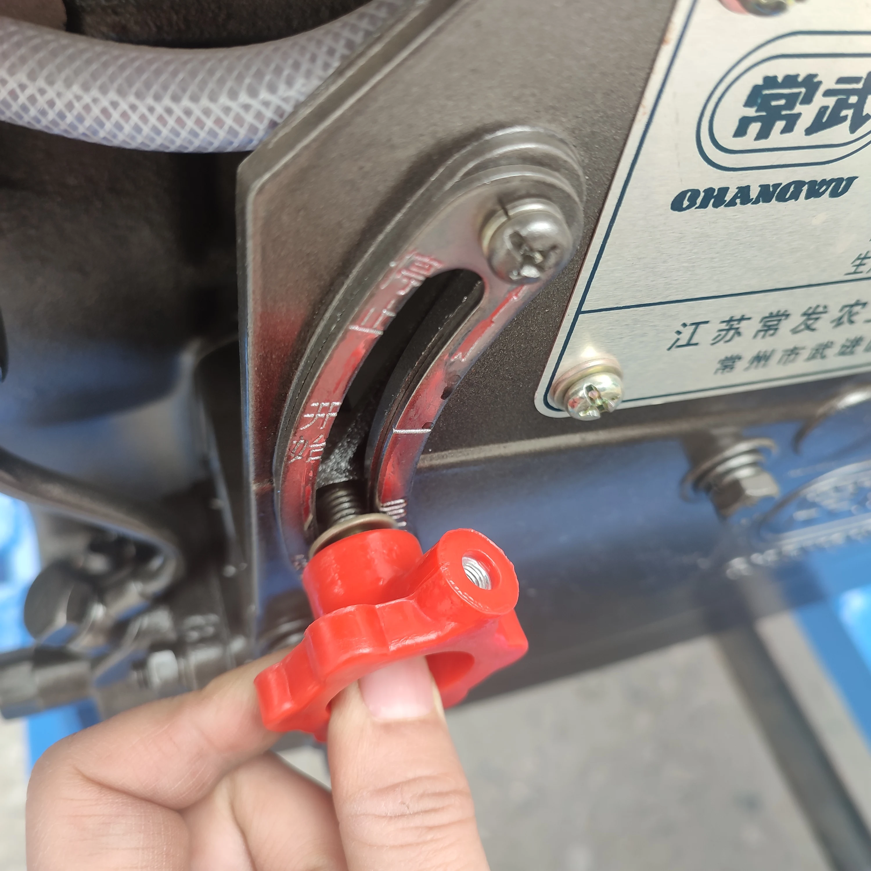 منصات حفر آبار الديزل المخصصة 180 متر منصات حفر آبار المياه آلات بئر عميق الألغام