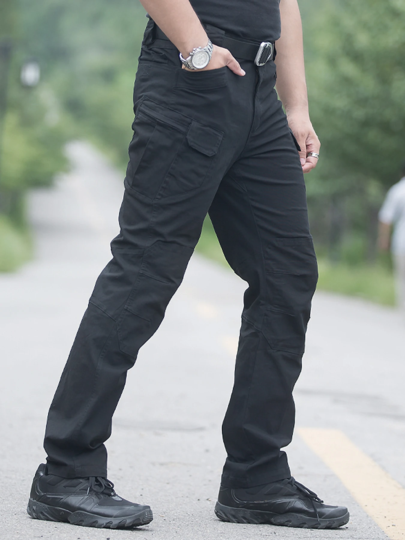 

Подходит для работы на открытом воздухе, свободные и универсальные повседневные длинные брюки для мужчин. Тонкие спортивные спортивные штаны для мужчин нового летнего сезона 2025 года