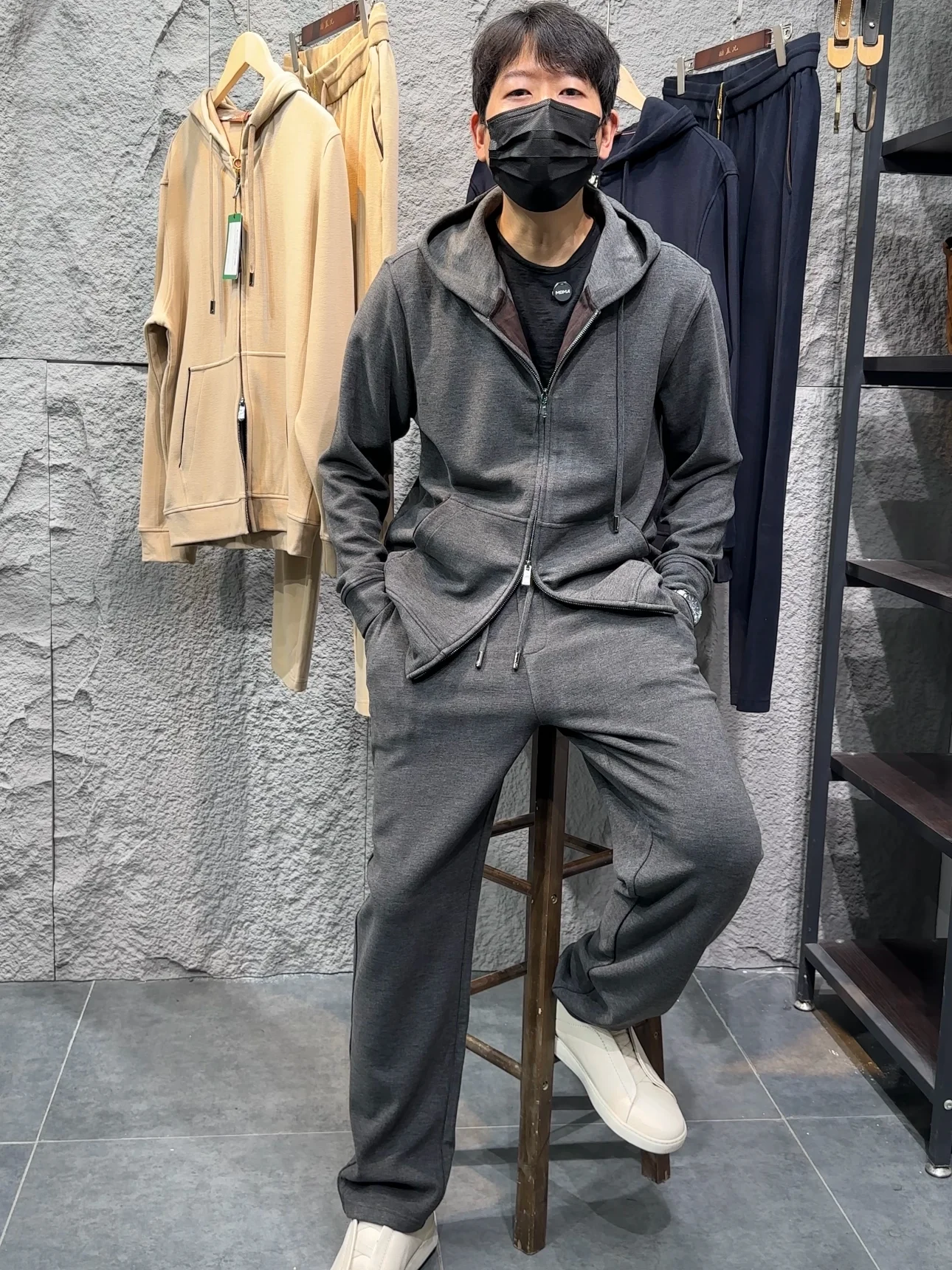 

Мужской спортивный повседневный комплект премиум-класса с капюшоном: осенне-зимний новый стиль, топ с длинным рукавом и брюки, образ в стиле Old Money