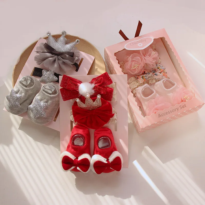 

3 шт./компл., кружевная повязка на голову с цветком для маленьких девочек, набор носков с короной и бантами, повязка для волос для новорожденных, напольные носки, реквизит для фотосессии