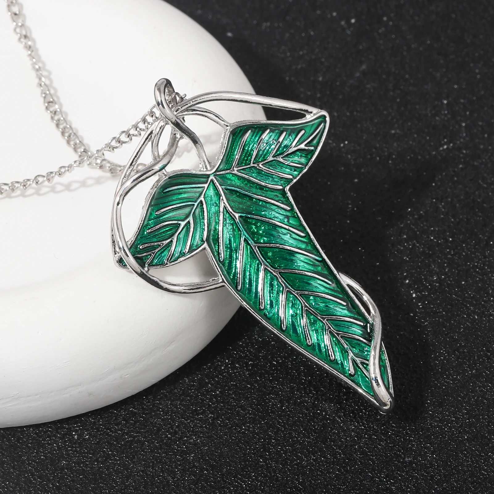 Lord of The Rings Brooch Hobbit Elf Green Leaf Badge Metal Lapel Pin Shirt Bag Clothing Fashion Accessories Gift For Friends image 4