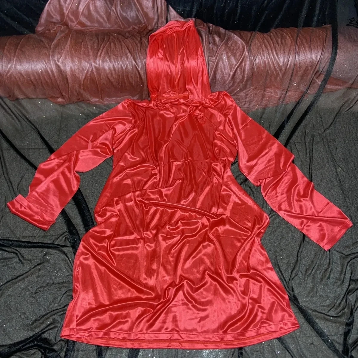 Vestido de dormir hecho a mano para hombre, tacto sedoso, satén suave, Material de aleta, Top, pijama suave, disfraces de fiesta, Cosplay