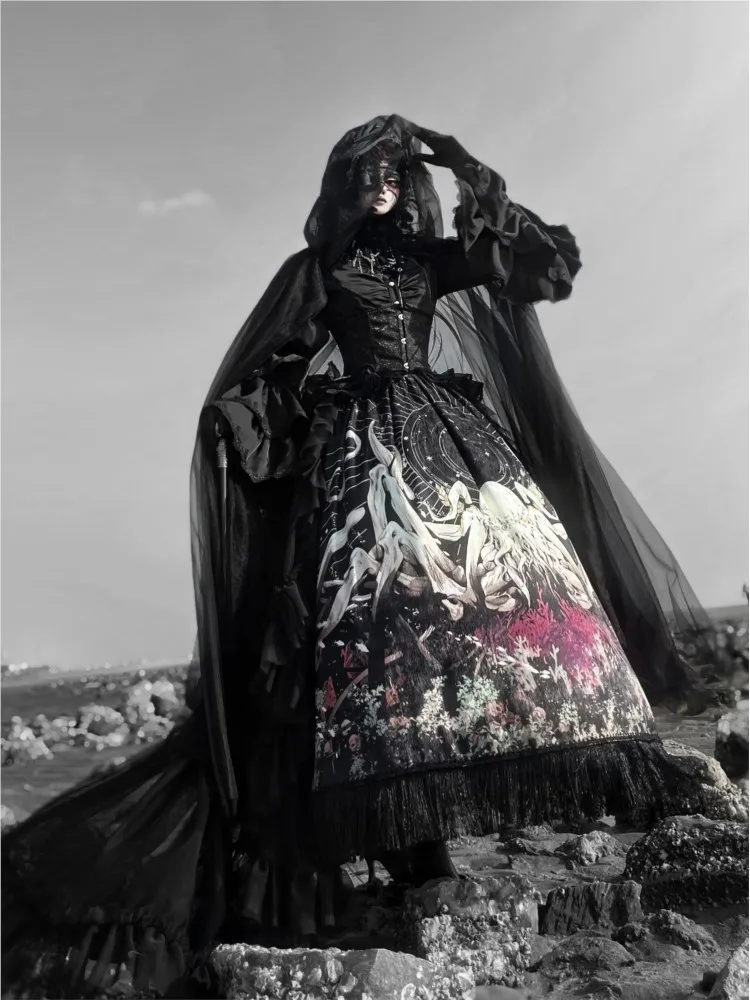

New Gothic dark plus-size dress
