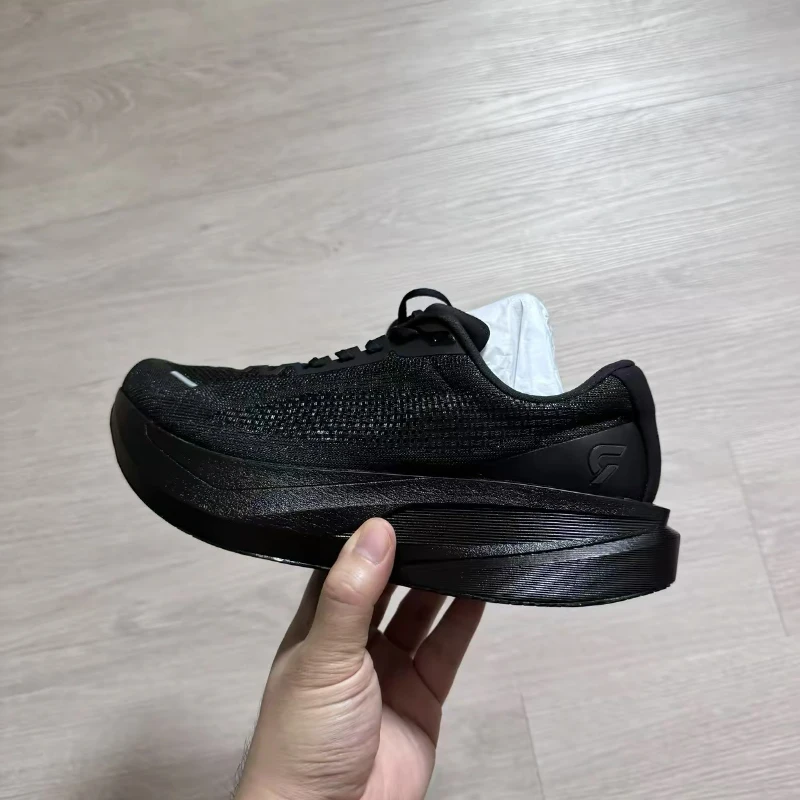New Cool Running Shoes For Men Women Comfortable Jogging Shoes Unisex Luxury Brand Training Shoes Couples Athletic Shoe