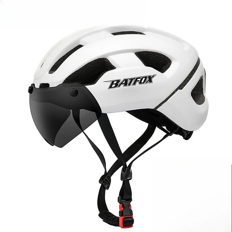 

Новый шлем для верховой езды с магнитным всасывающим зеркалом FOX — это встроенный шлем для горного велосипеда с перезаряжаемыми задними фонарями.