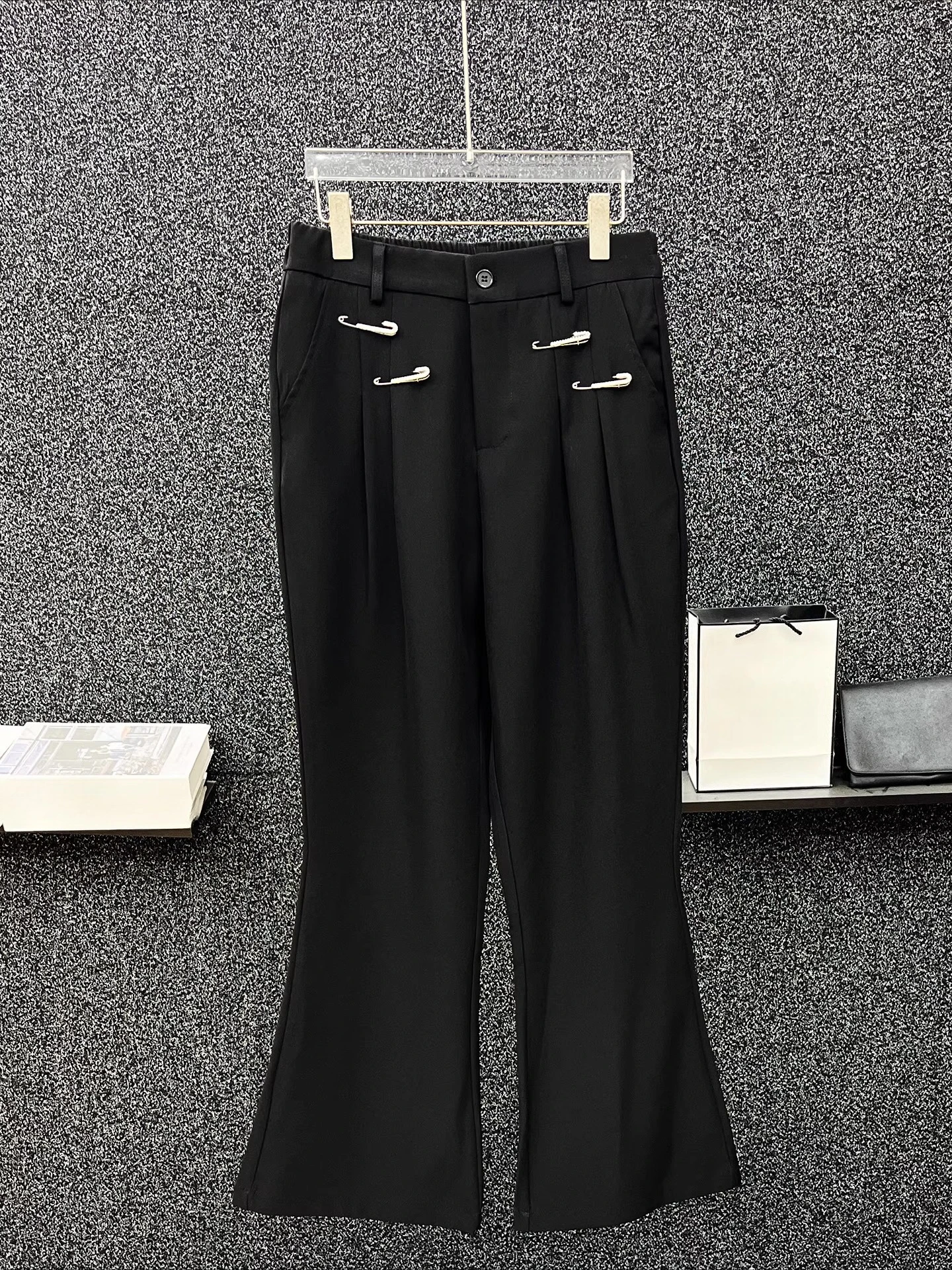 Men's 2025 Autumn New Fashion Versatile Loose Trousers Chic Micro-flared Trousers Trend High-end Metal Pin Decorative Suit Pants