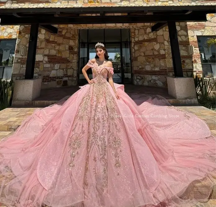 

Luxury Princess Ball Gowns Quinceanera Dresses Cathedral Train Baby Pink Strapless Tulle Beaded Applique Custom فساتين س