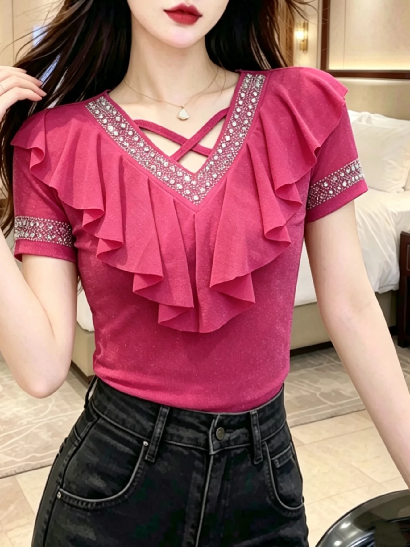 Summer Women's V-neck T-shirt Short Sleeve Diamond Embellished Slimming Top Elegant Design Bell Sleeve Versatile Standard Fit