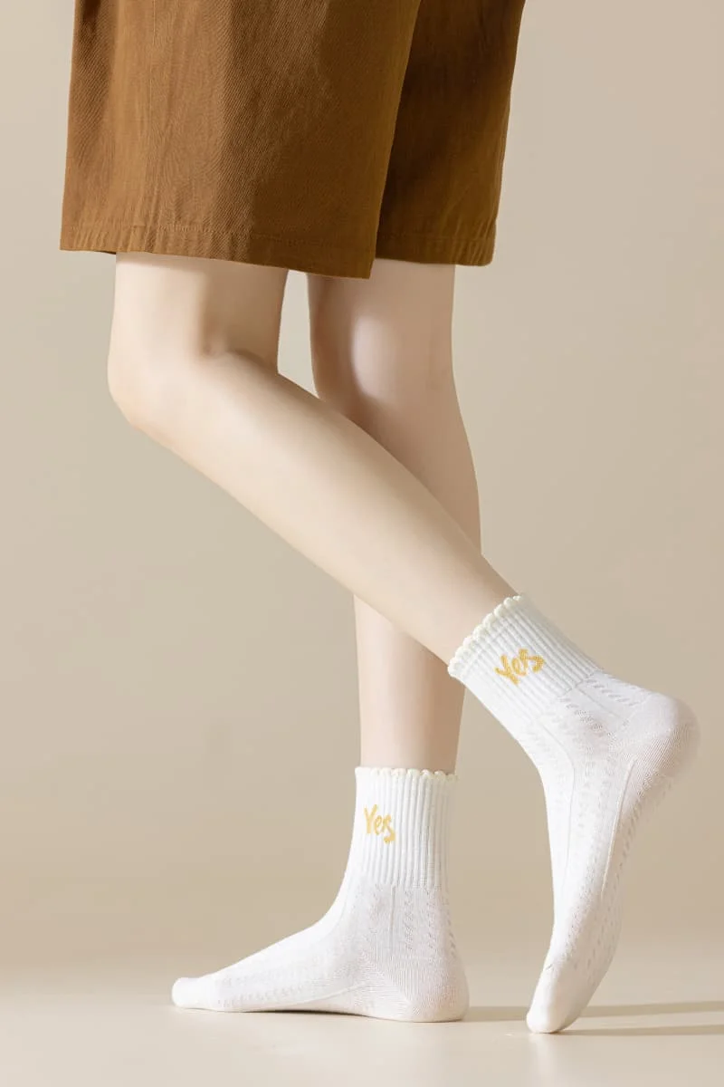 5 Pairs Women's Cute Crew Socks, Cream White Embossed Floral Letter Mid-Calf Socks, Breathable Cotton Casual Socks