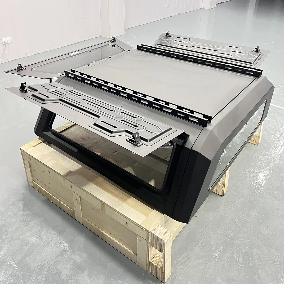 

Pickup Truck 4X4 Auto Parts Stainless Hard Top Bed Canopy for toyota Hilux Revo Rocco 2016-2024.