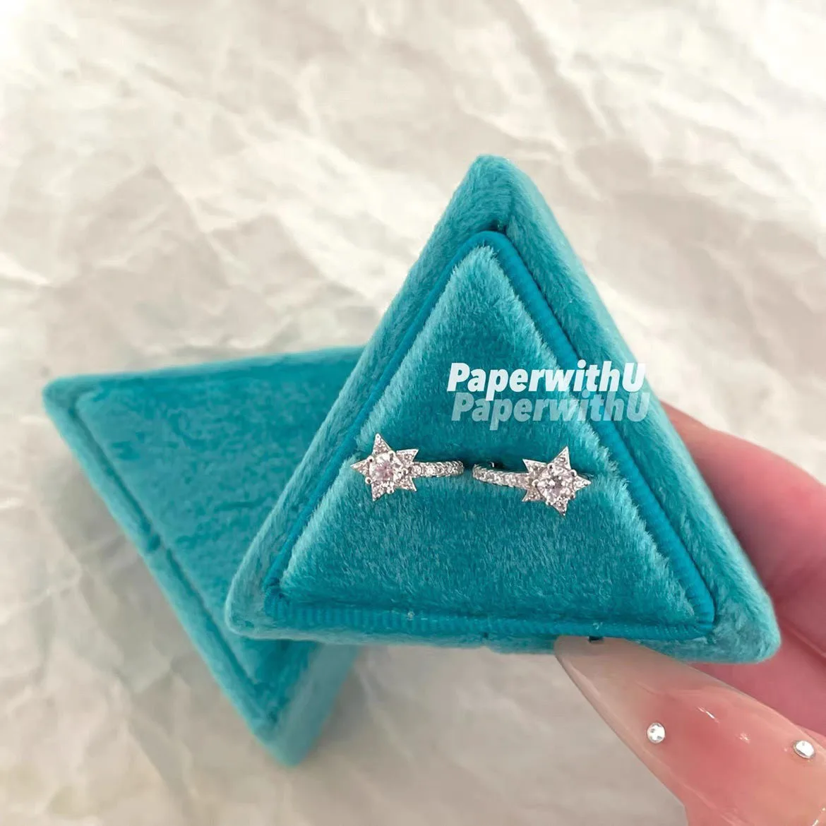 Eye-catching UniqueGothic Personality Exquisite Compact Five Pointed Star Fashionable and Shiny Ear Buckle Available in 2 Colors