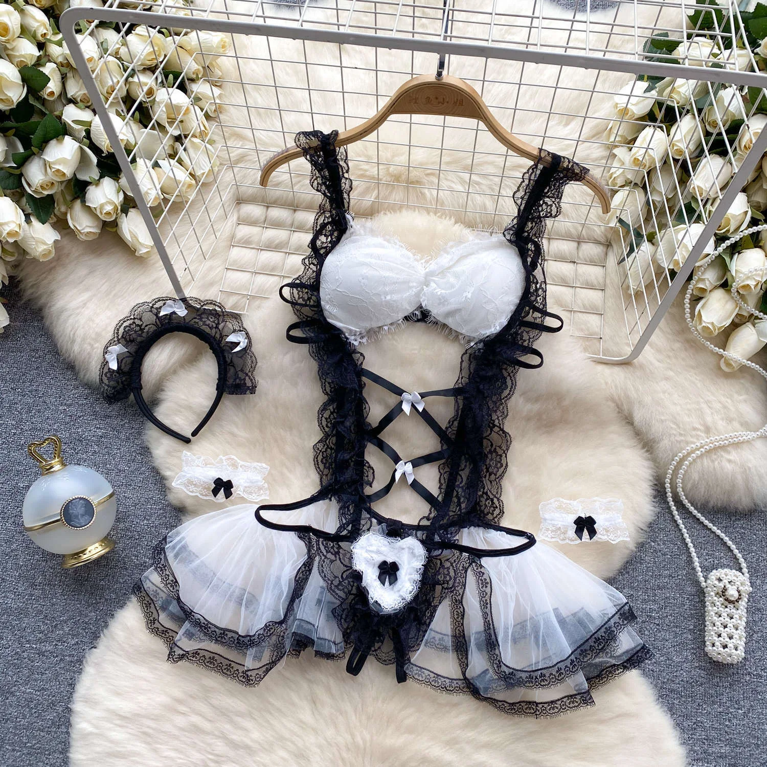 Maid Outfit Maid Dress Cosplay Sweet Classic Apron Maid Costume with  Headwear Bodysuit