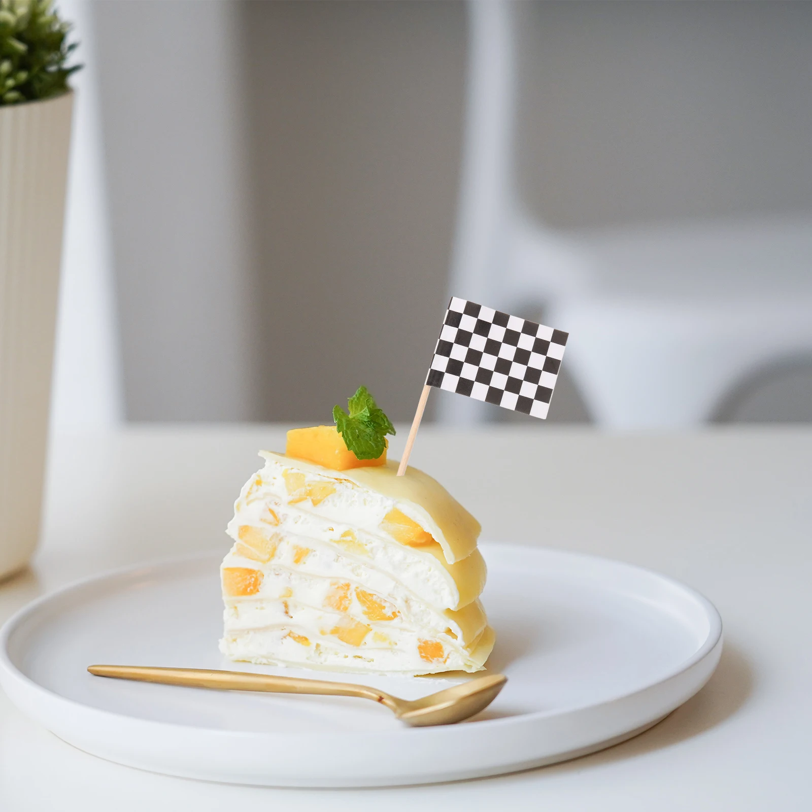 

Черно-белые клетчатые зубочистки с флагом, деревянные наборы для фруктов для закусок, сувениры для коктейлей, украшения